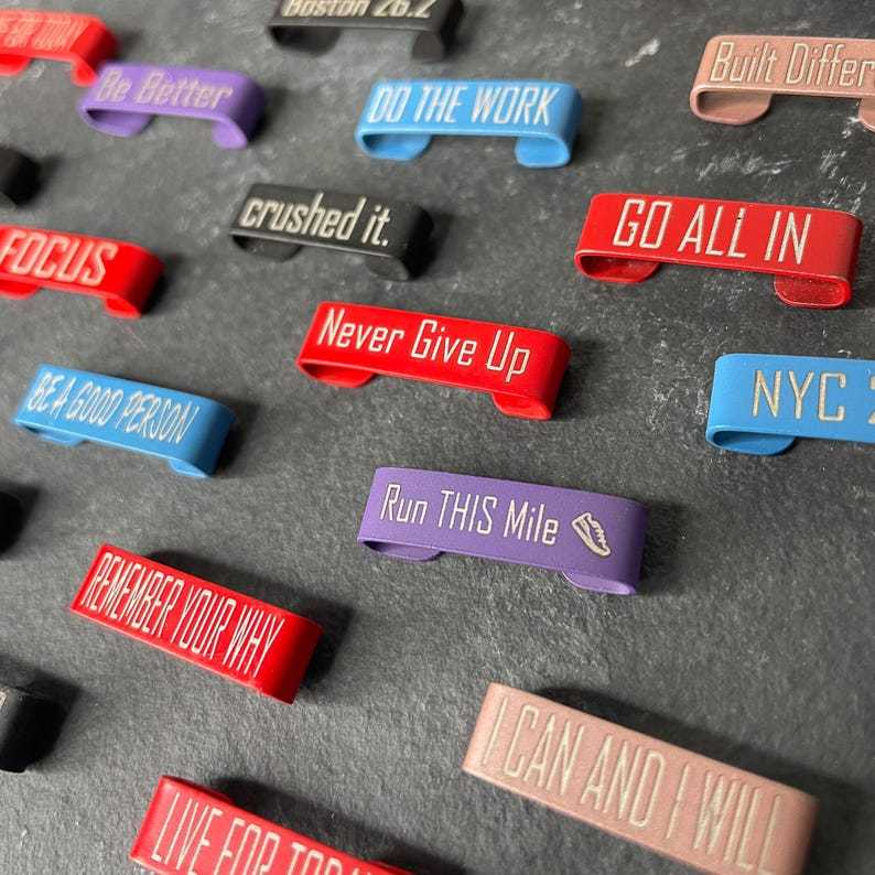 Aangepaste Tekst Horlogebandcharme, Meerdere Kleuren Beschikbaar - CustWitNL