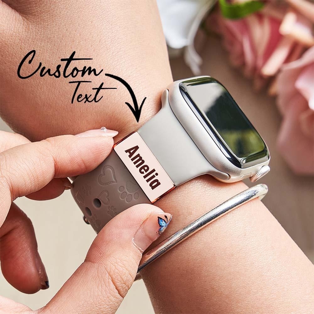 Gepersonaliseerde Naam Apple Watch-bedel - Accessoire Met Aangepaste Band, Gegraveerde Sieraden, Tienercadeau, Luxe Roestvrijstalen Bedel, Kerstcadeau - CustWitNL