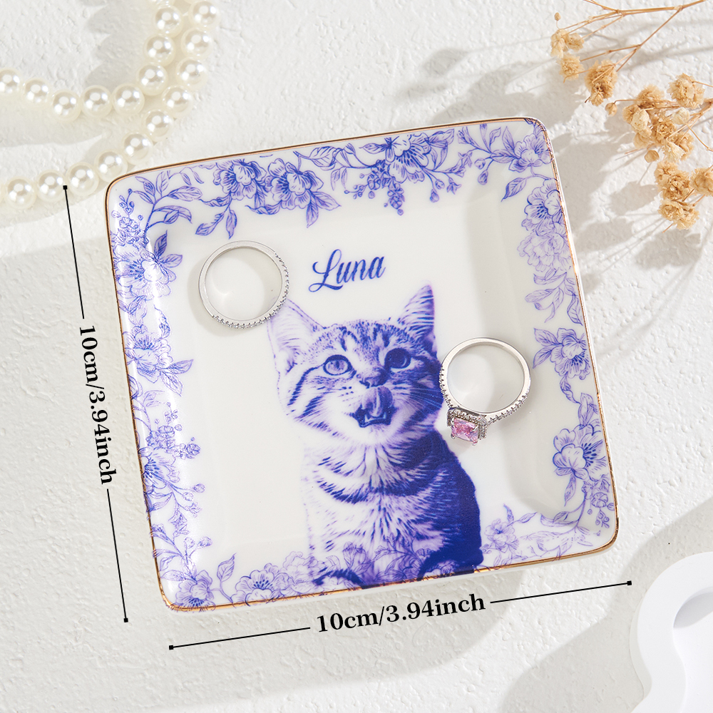 Sieradenschaaltje Met Gepersonaliseerd Huisdierportret – Keramisch Sieradenschaaltje Met Toile De Jouy-motief, Een Persoonlijk Cadeau Voor Dierenliefhebbers