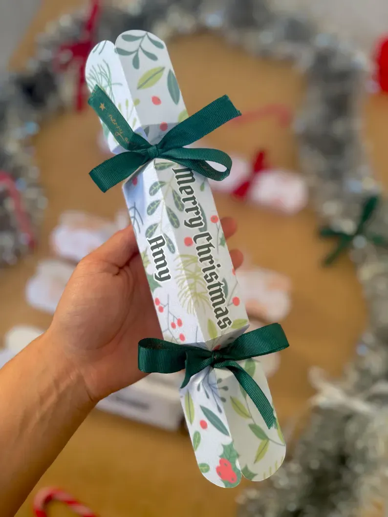 Personalised Christmas Cracker with Custom Text – 5 Designs For Choose