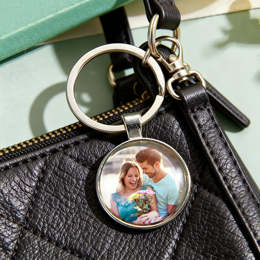 Personalized Photo Keychain - Unique Gift with Your Favorite Image For Family Friends