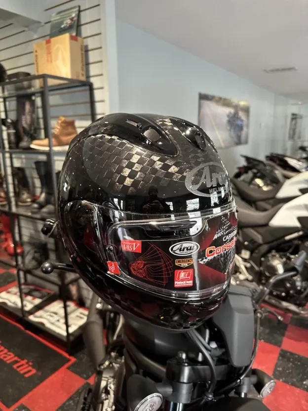 Arai Corsair-X Carbon – prémiová karbonová integrální motocyklová helma