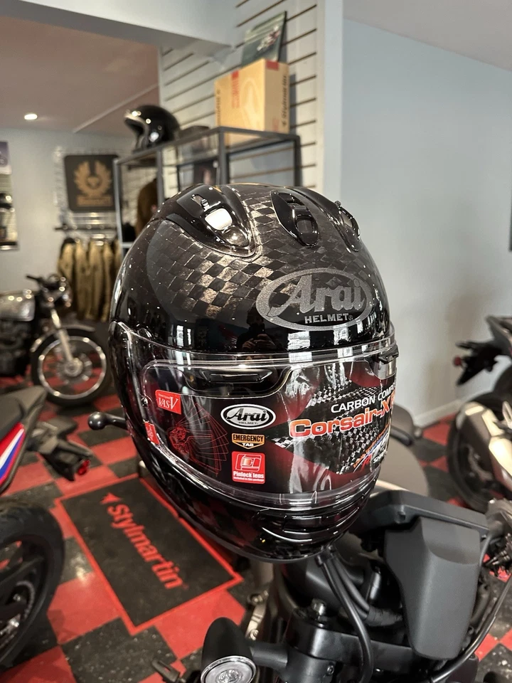 Arai Corsair-X Carbon – prémiová karbonová integrální motocyklová helma
