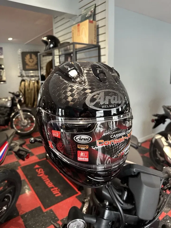 Arai Corsair-X Carbon – prémiová karbonová integrální motocyklová helma