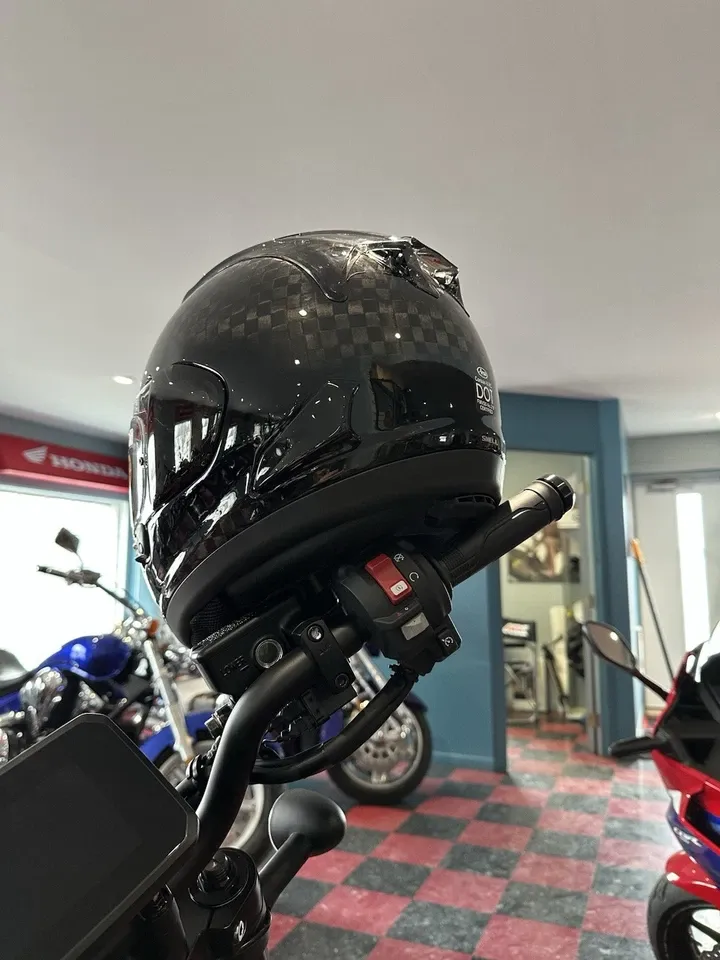 Arai Corsair-X Carbon – prémiová karbonová integrální motocyklová helma