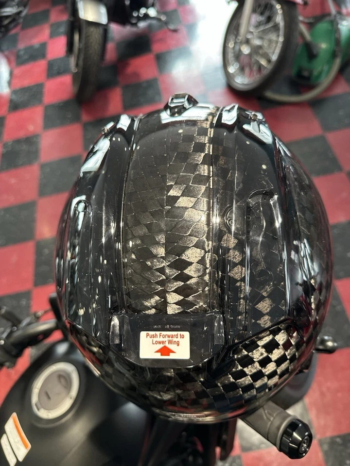 Arai Corsair-X Carbon – prémiová karbonová integrální motocyklová helma