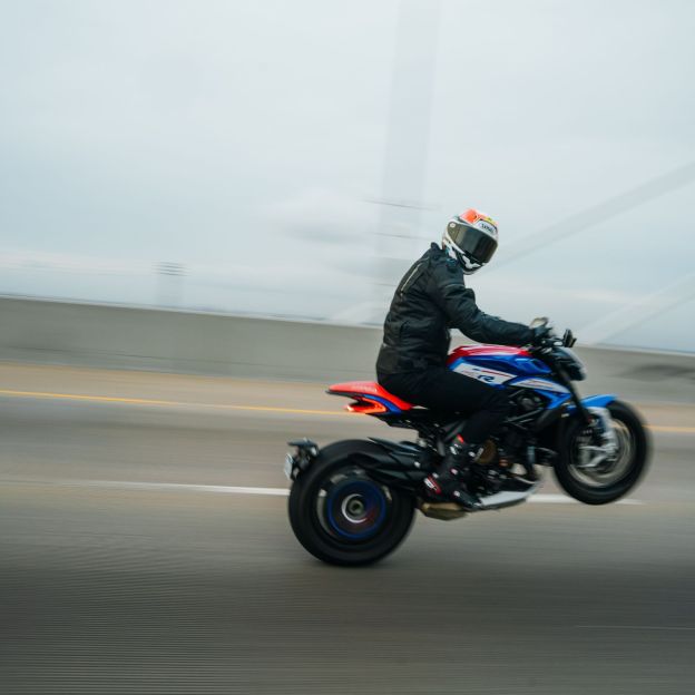 Motocyklová helma Shoei X-Fifteen Proxy s integrálním profilem