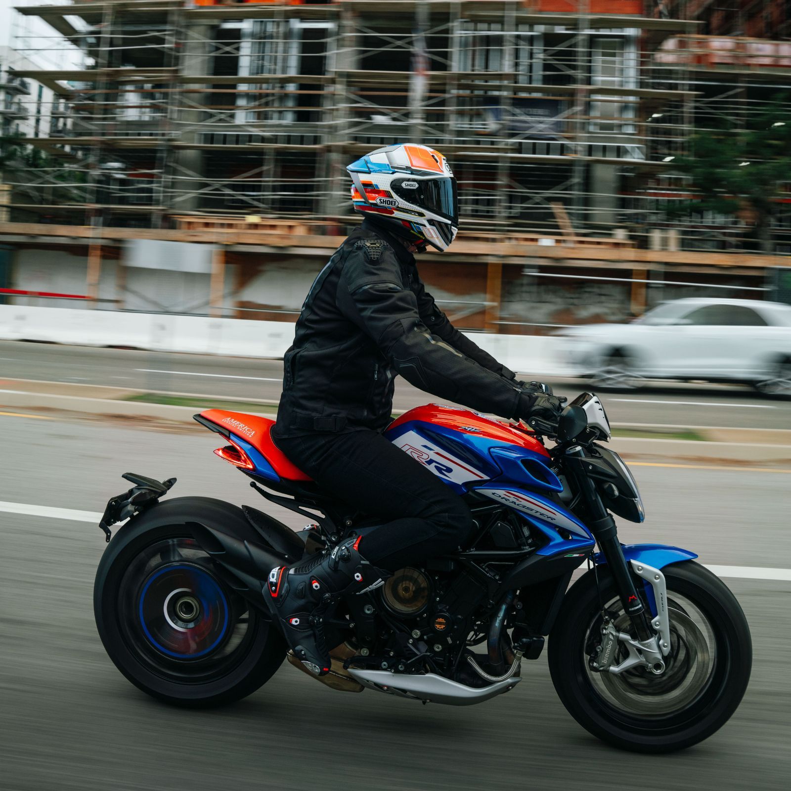 Motocyklová helma Shoei X-Fifteen Proxy s integrálním profilem