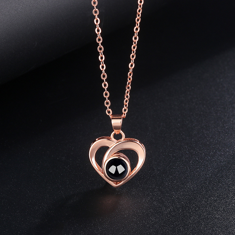 Collar Proyector con Foto Personalizada en Forma de Corazón Regalo Conmemorativo para Mamá, Ella o Alguien que Extrañas