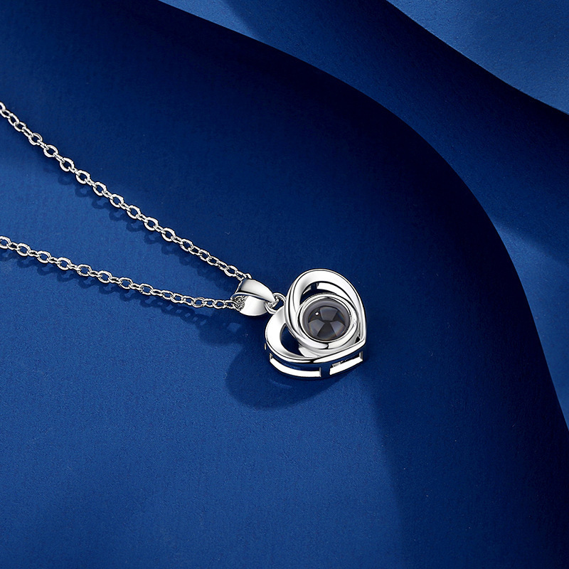 Collar Proyector con Foto Personalizada en Forma de Corazón Regalo Conmemorativo para Mamá, Ella o Alguien que Extrañas