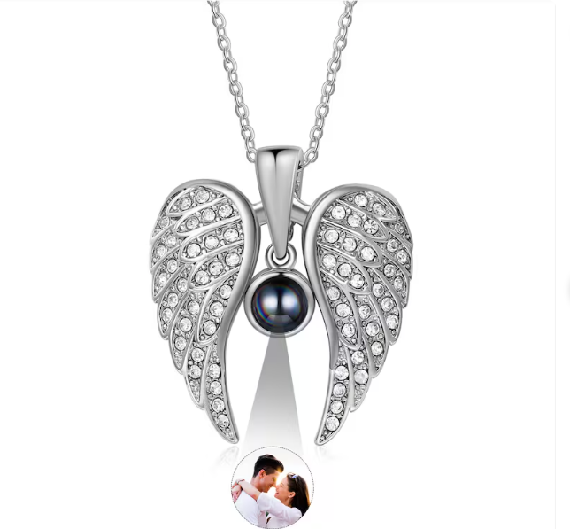 Collar Personalizado con Foto Proyectable – Colgante de Alas de Ángel, Regalo para tu Ser Querido