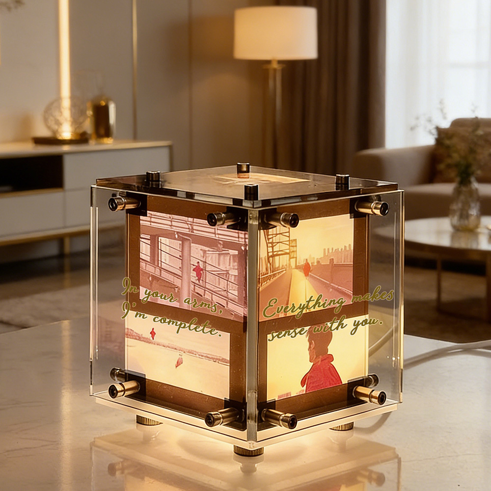 Lámpara Nocturna Personalizada en Cubo con Foto – Luz de Recuerdos Iluminada para Parejas, Familias y Momentos Especiales
