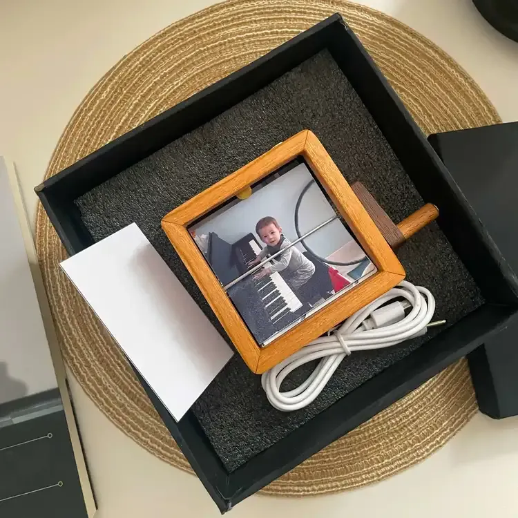 Máquina De Animación Con Marco De Libro Plegable Personalizado, Álbum De Fotos Mecánico Con Manivela Y Marco De Cubo De Fotos Para Bebé En Nogal Claro, Regalo Creativo - CustWitES