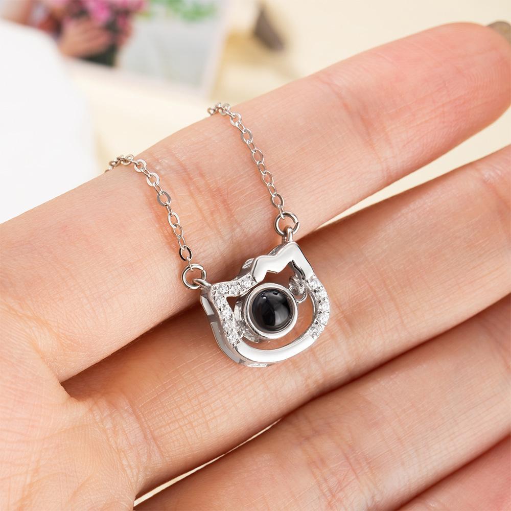 Colgante Proyector con Foto Personalizada – Joyería Única para Amantes de los Gatos