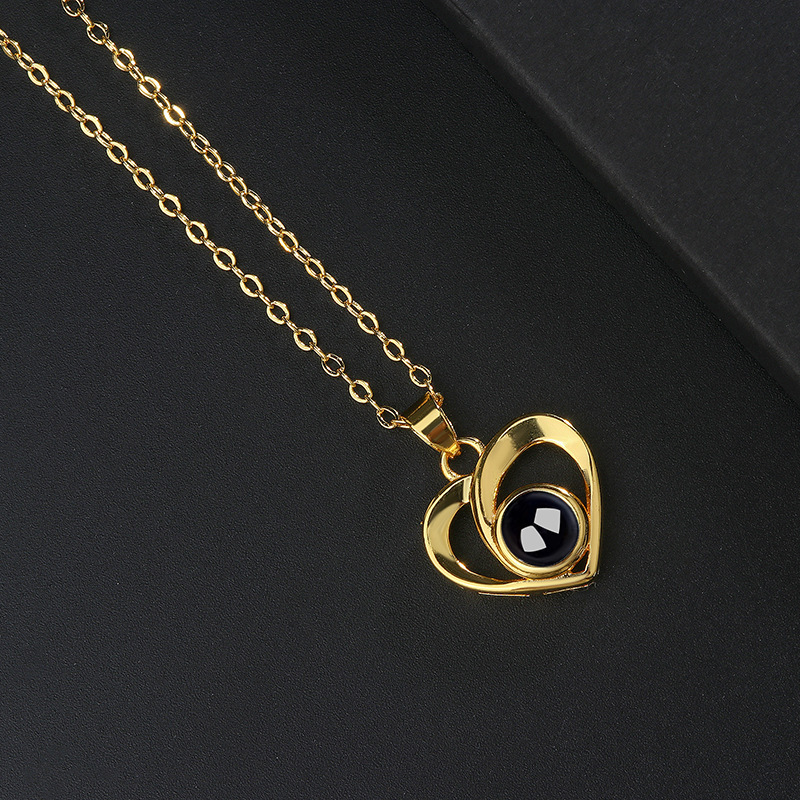 Colar Coração com Projeção de Foto Personalizada Presente Memorial e Significativo para Mãe, Ela ou Alguém que Você Sente Falta