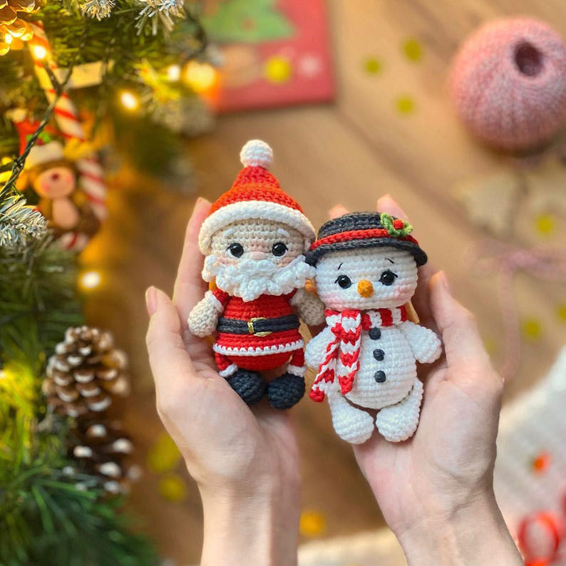 Bonecos de Crochê de Natal Feitos à Mão – Presente Festivo e Decoração de Natal