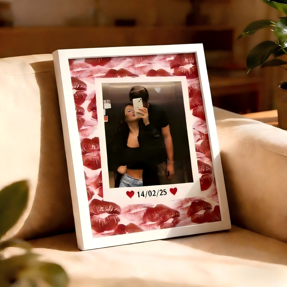 Moldura de Foto com Beijo Personalizado – Presente Romântico de Dia dos Namorados