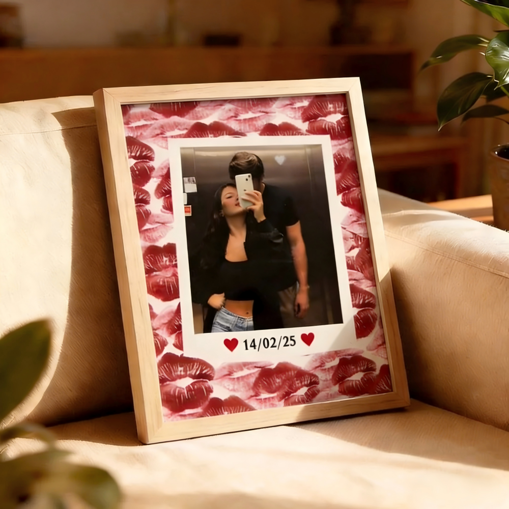 Moldura de Foto com Beijo Personalizado – Presente Romântico de Dia dos Namorados