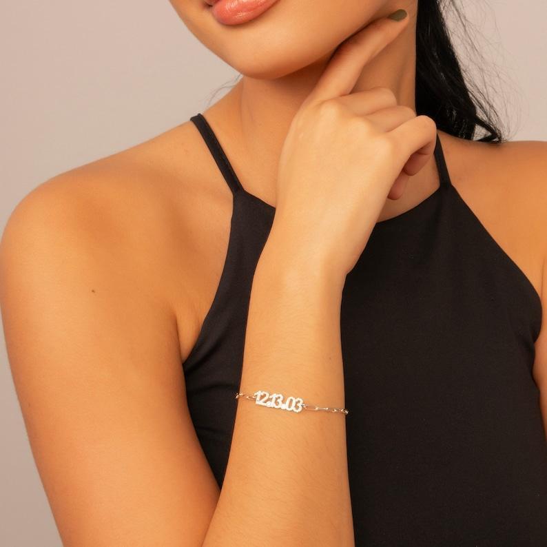 Pulseira Personalizada com Data e Pedra de Nascimento Presente Personalizado de Aniversário ou Aniversário para Ela