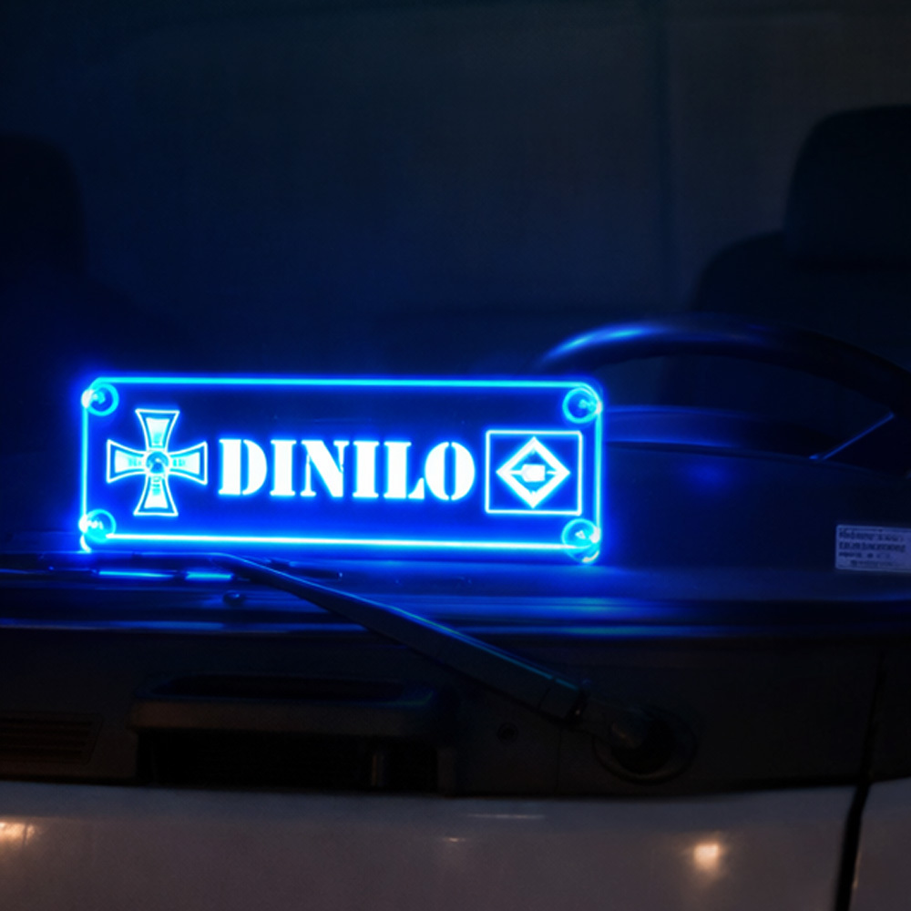 LED Namensschild LKW mit 4 Saugnäpfen – Personalisiertes Schild mit Farbwechsel-Fernbedienung & USB