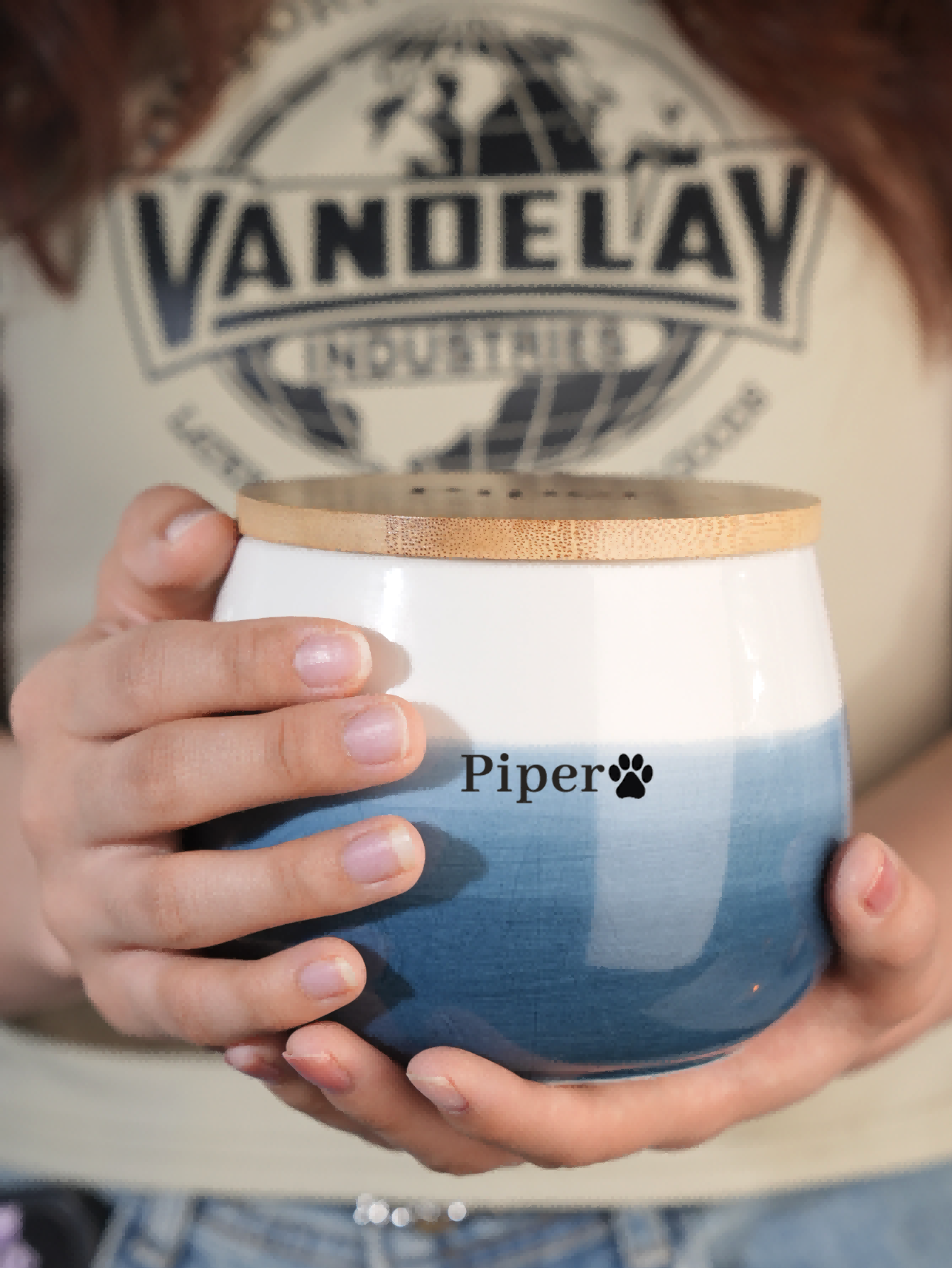 Personalisierte Tierurne mit Holzdeckel – Gravur von Name & Pfotenabdruck für Hunde & Katzen