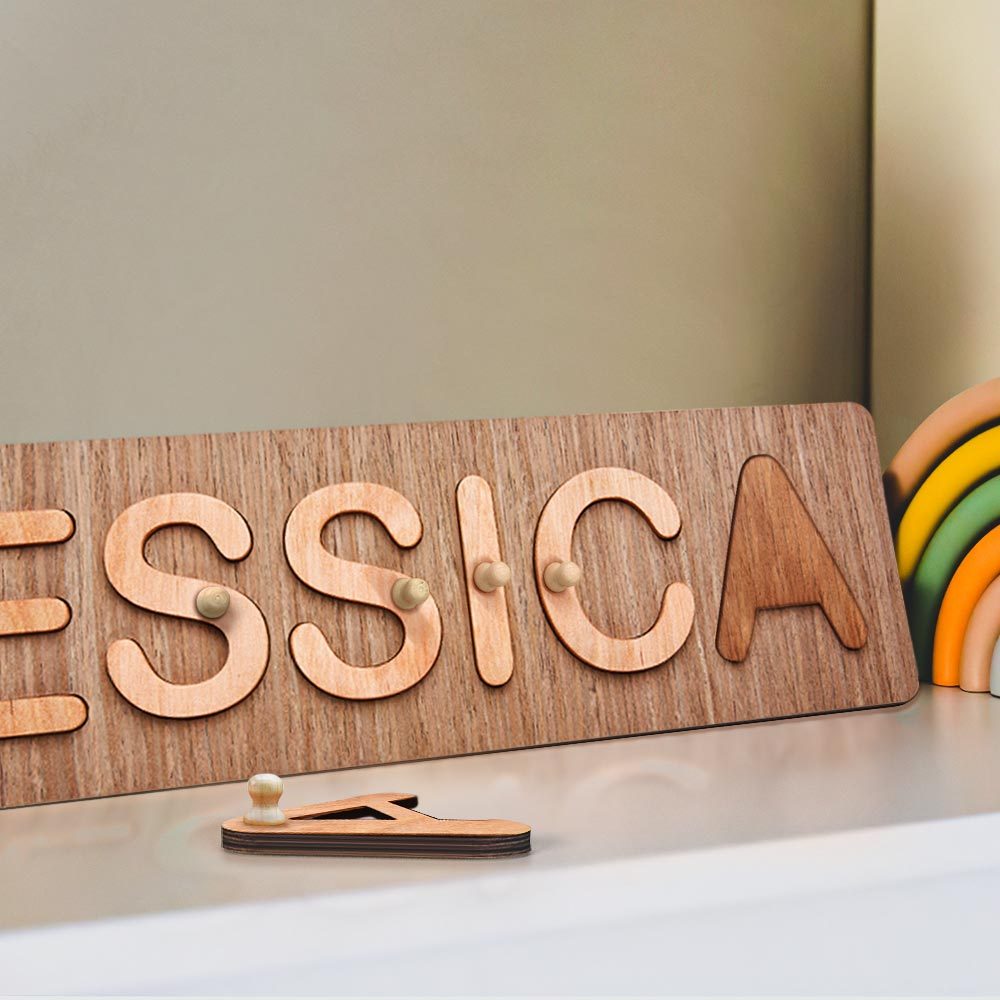 Personalisiertes Namenspuzzle Aus Holz Für Kleinkinder Mit Steckverbindungen - CustWitDE