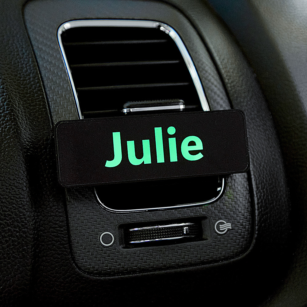 Personalisierter Auto-Lufterfrischer mit LED-Licht – Aromatherapie-Parfüm mit individuellem Namen, einzigartiges Autogeschenk für Sie oder Ihn