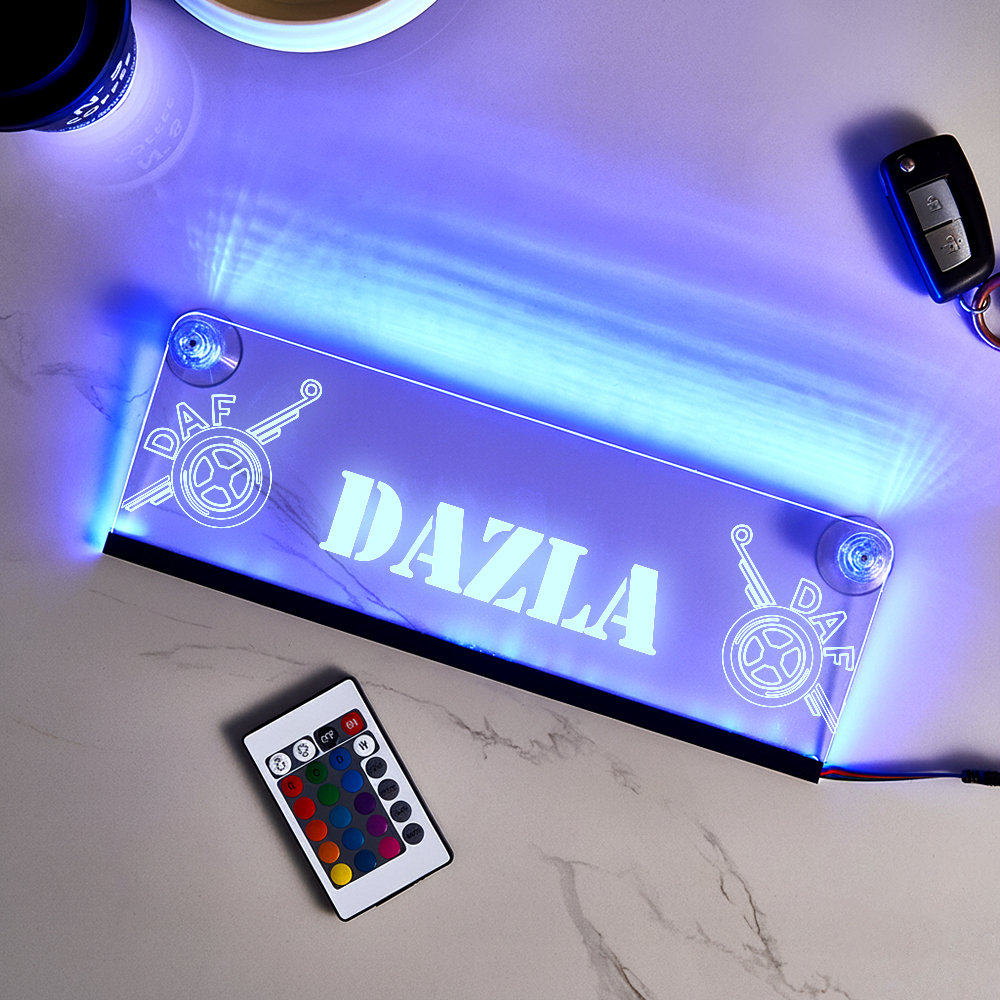 LED Namensschild für die Auto-Inneneinrichtung – Personalisiert & RGB-beleuchtet