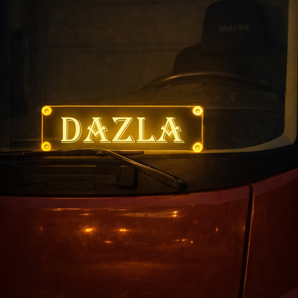 LED Namensschild für die Auto-Inneneinrichtung – Personalisiert & RGB-beleuchtet