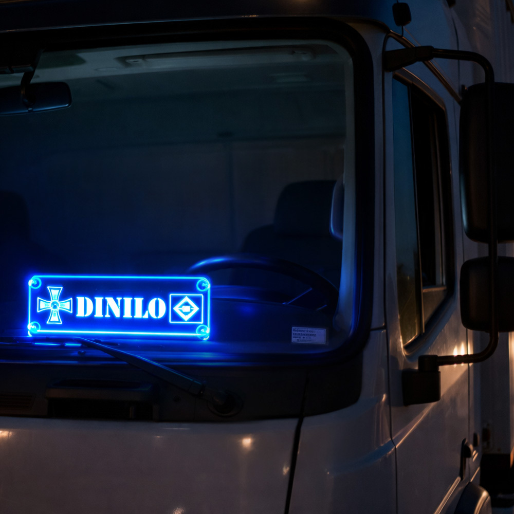 LED Namensschild LKW mit 4 Saugnäpfen – Personalisiertes Schild mit Farbwechsel-Fernbedienung & USB