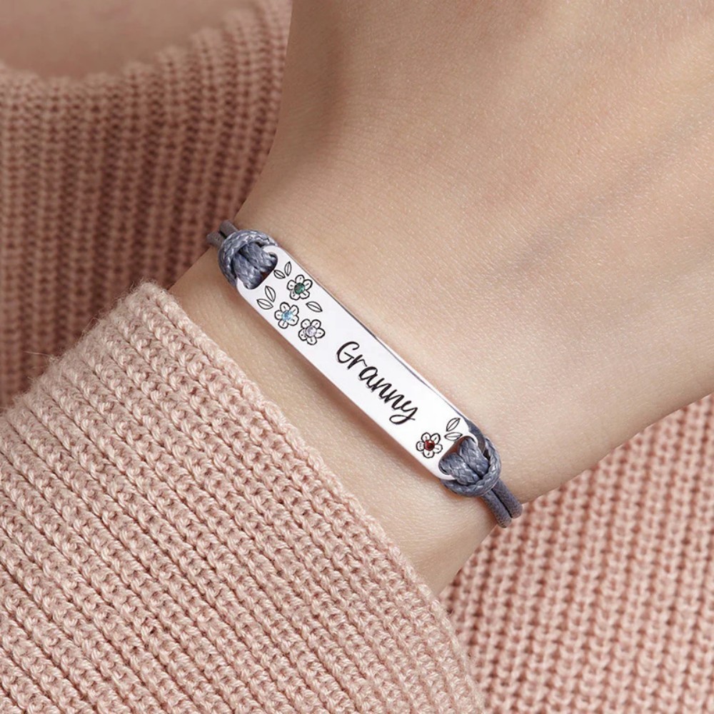 Bracelet Personnalisé À Motif Floral Et Pierre De Naissance