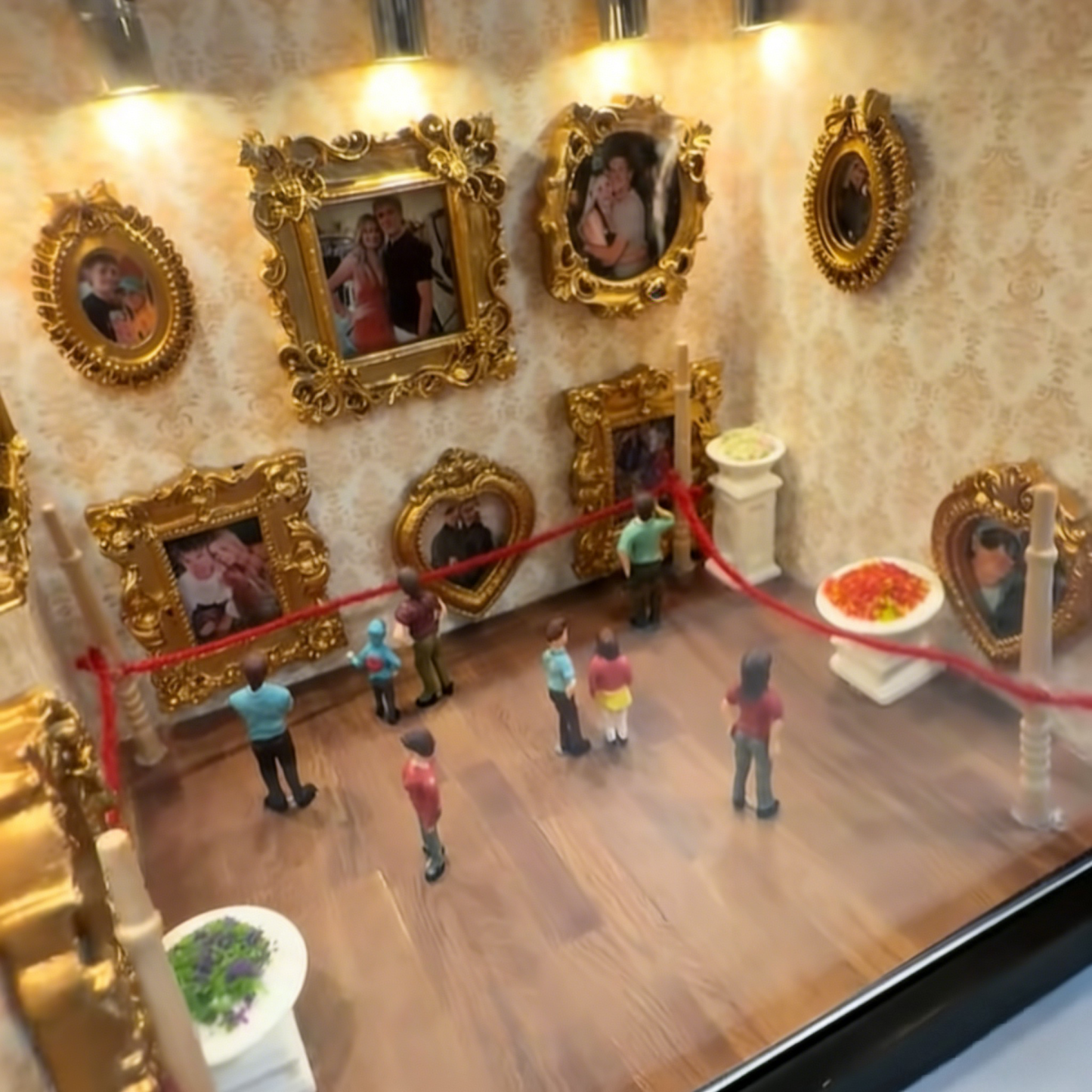 Musée De Nous – Mini Musée Transparent