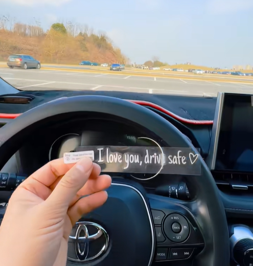 Autocollant Personnalisé « conduisez Prudemment » (5 Lignes) Pour Pare-brise Et Rétroviseur