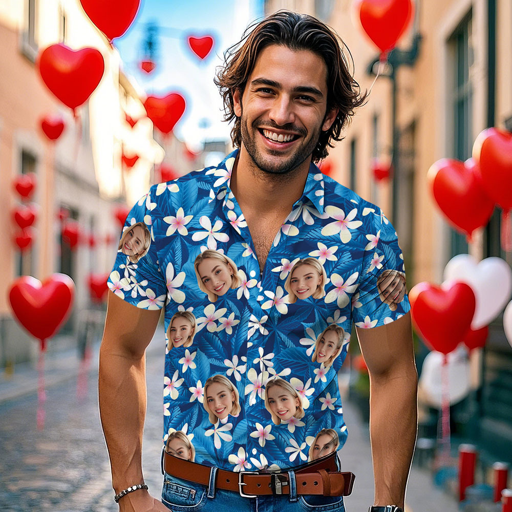 Chemise Hawaïenne Personnalisée Avec Visage, Chemise D'été Personnalisée À Fleurs Blanches Et Feuilles Bleues, Cadeau De Vacances - CustWitFR