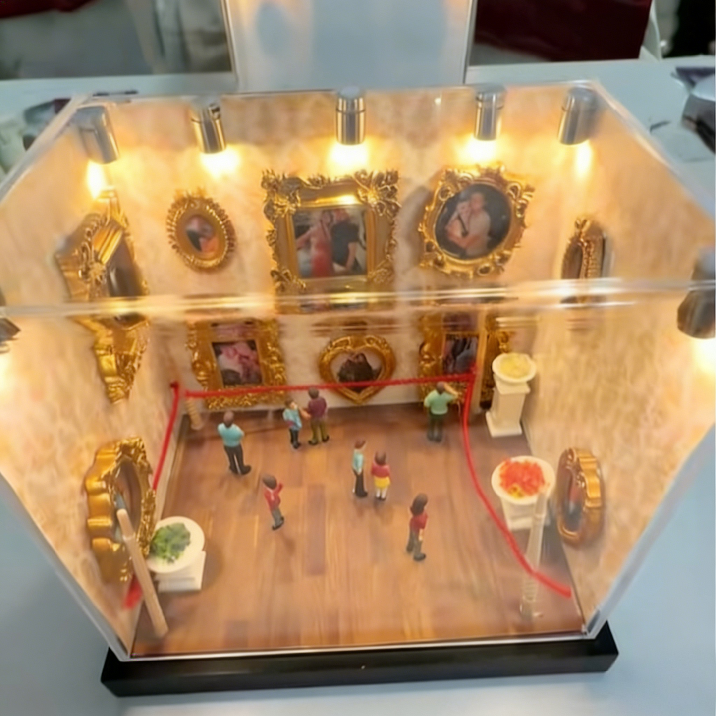 Museo Di Noi – Mini Museo Trasparente