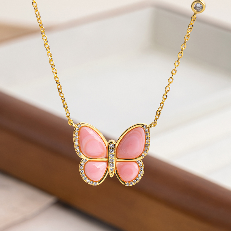Elegant Shell Butterfly Collar: Fresh Pink, Delicate & Youthful