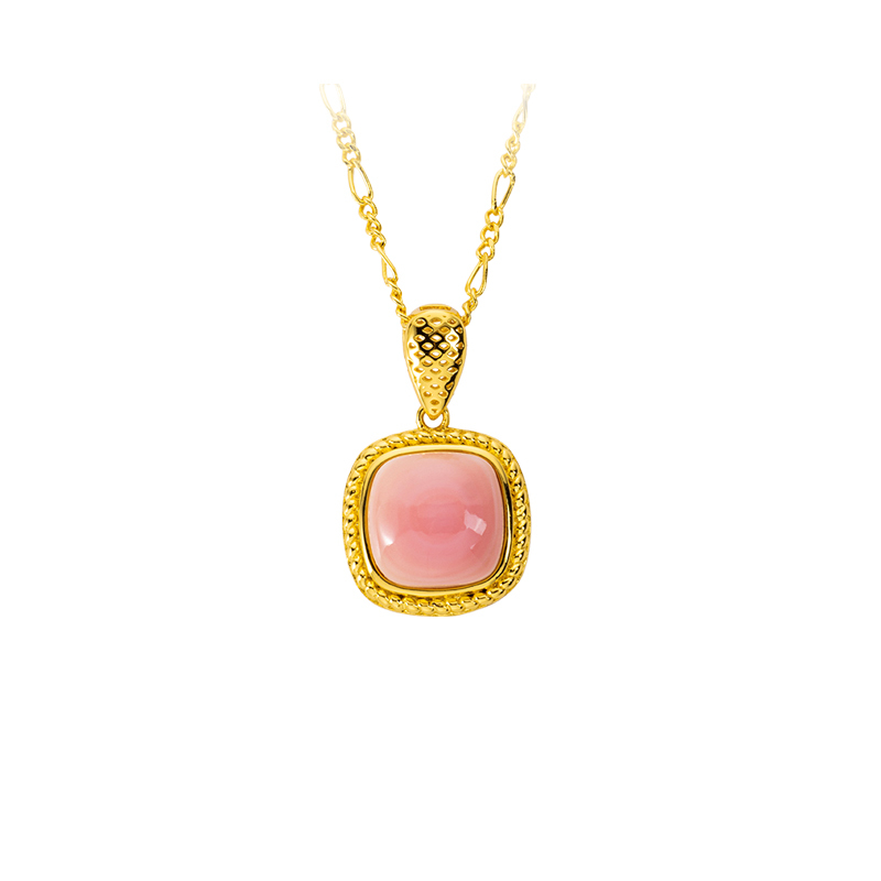 French Vintage Queen Conch Shell Oval Necklace 