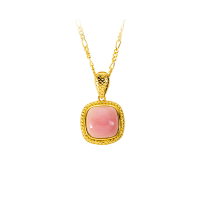 French Vintage Queen Conch Shell Oval Necklace 