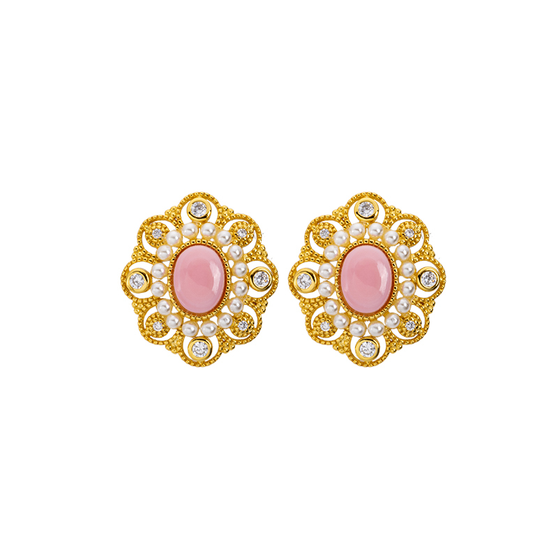 Natural Queen Conch Oval Studs - Antique Royal Style