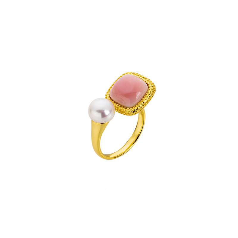 Sugar Loaf Queen Conch & Pearl Ring