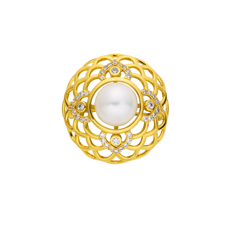 French Elegance Pearl Brooch: 18K Gold Plated