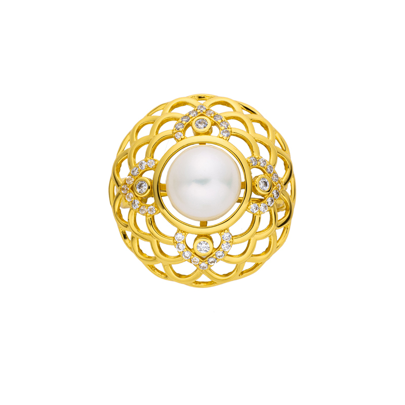 French Elegance Pearl Brooch: 18K Gold Plated
