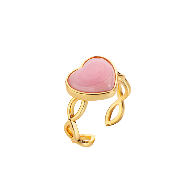Natural Queen Conch Heart Ring: Dainty Chic Style