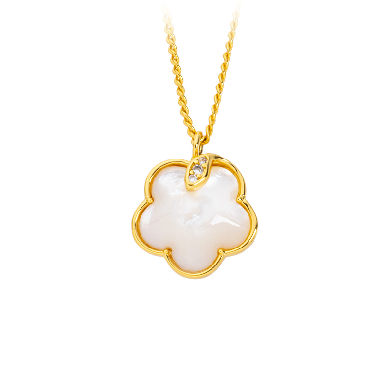 Chic MOP Blossom Necklace - Natural & Modern
