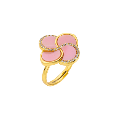 Lucky Clover Conch Ring - Natural Queen Conch