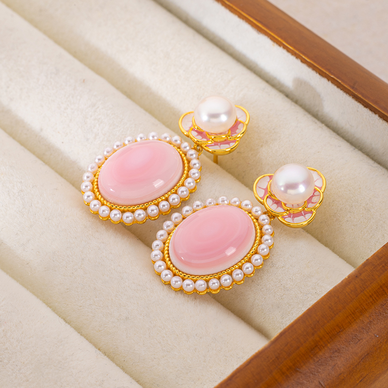  Oval Floral Queen Conch Dangle Earrings | Pearl Accented