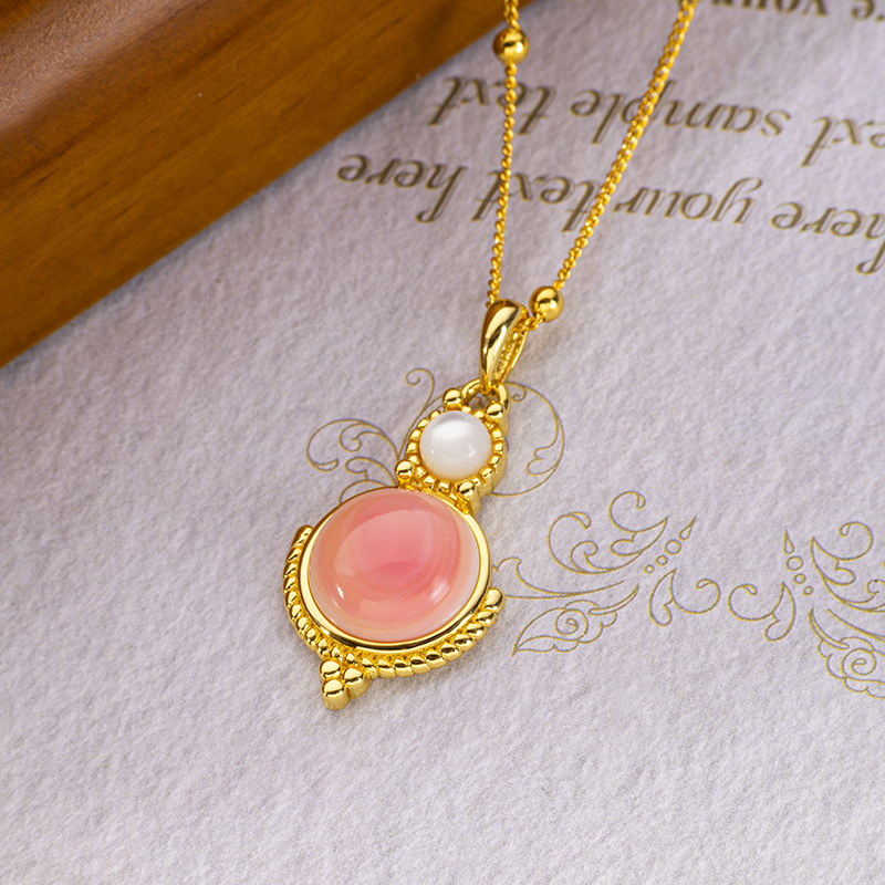 Vintage Court Style Gourd Shell Necklace - Queen Conch & Mother Pearl