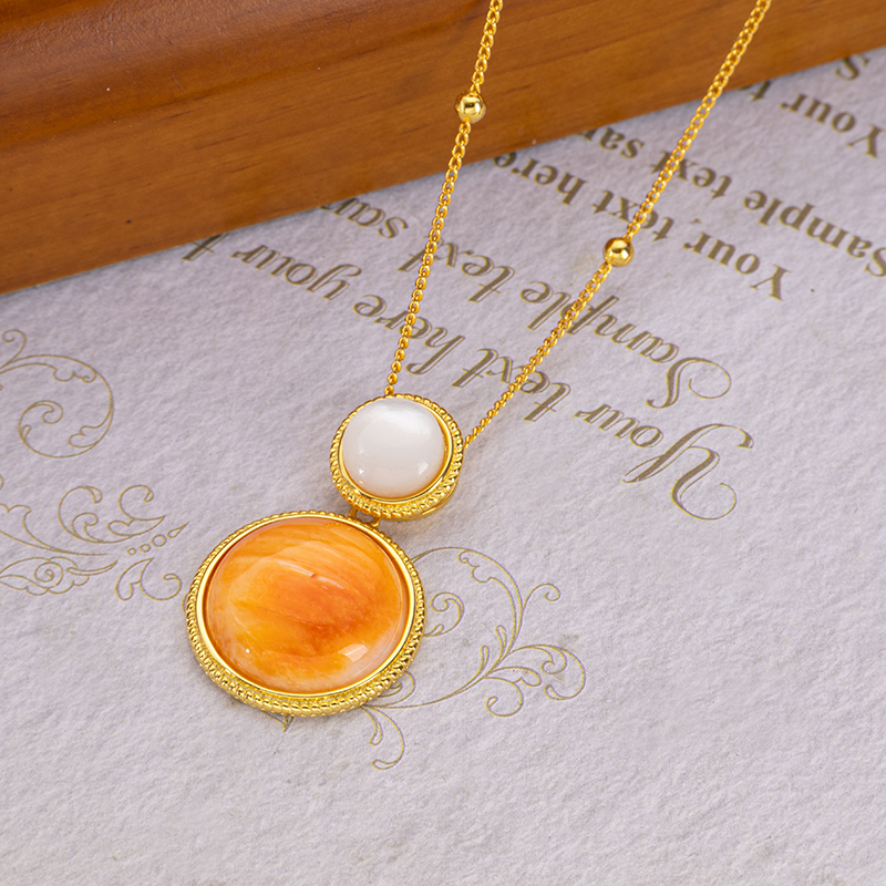 Natural Spiny Oyster Choker - Flattering Vacation Style Necklace