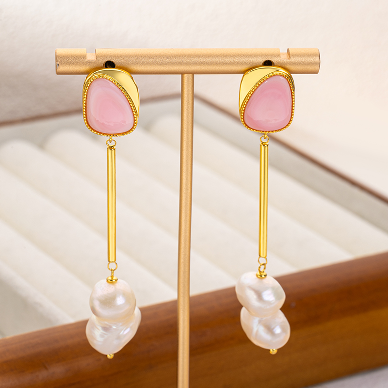 Queen Conch & Baroque Pearl Drop Earrings - Luxury Fringe Design