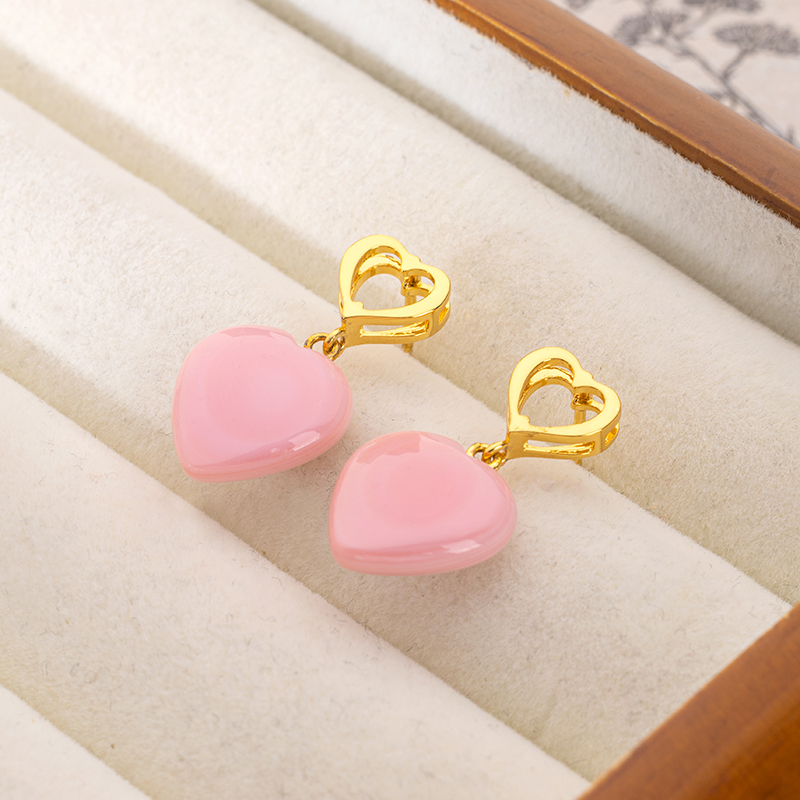 Natural Queen Conch Heart Earrings: Pink 3D Shell & Girly 